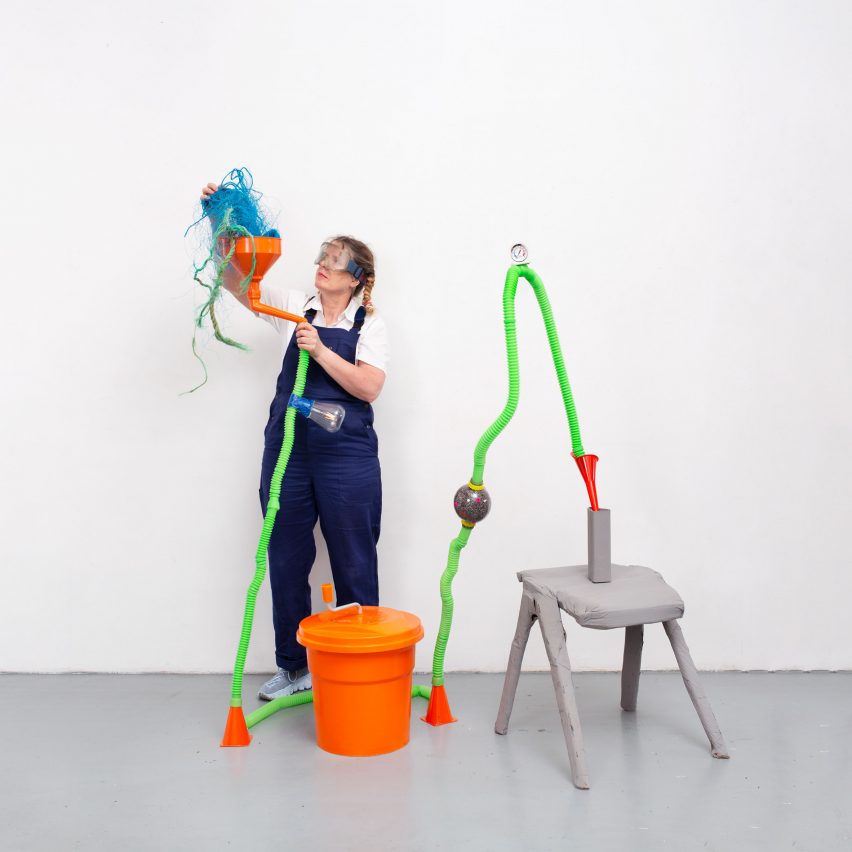 Injection moulding process for REX chair by Ineke Hans for Circuform
