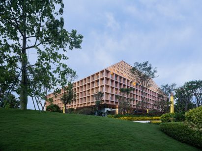 Gridded exterior of Sanya Farm Lab