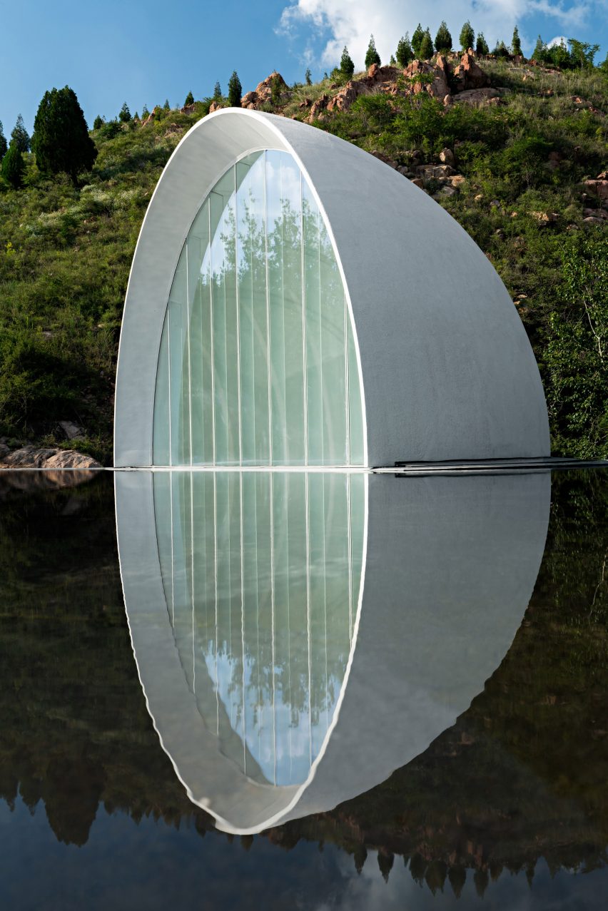 the hometown moon by syn architects