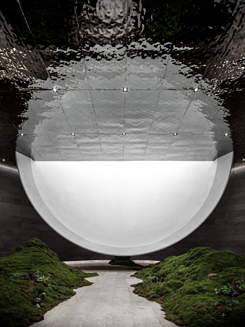 the hometown moon by syn architects