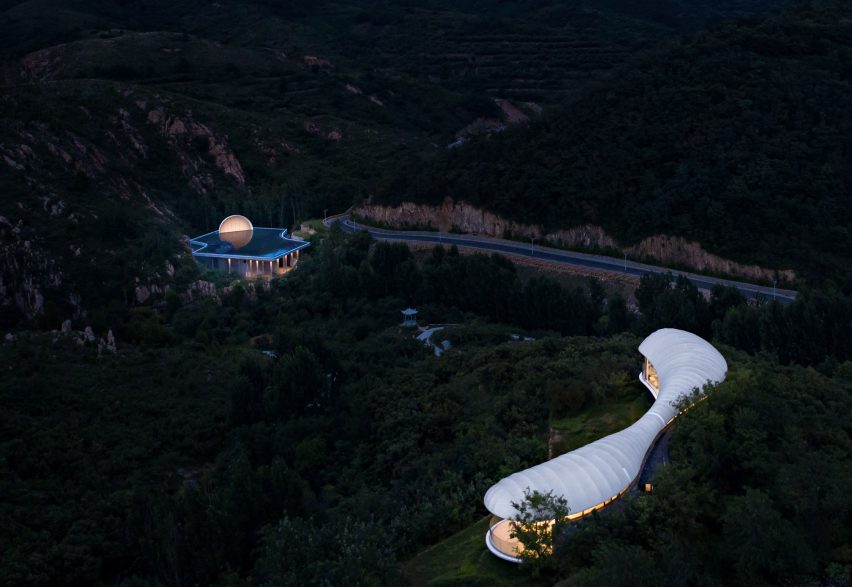 the hometown moon by syn architects