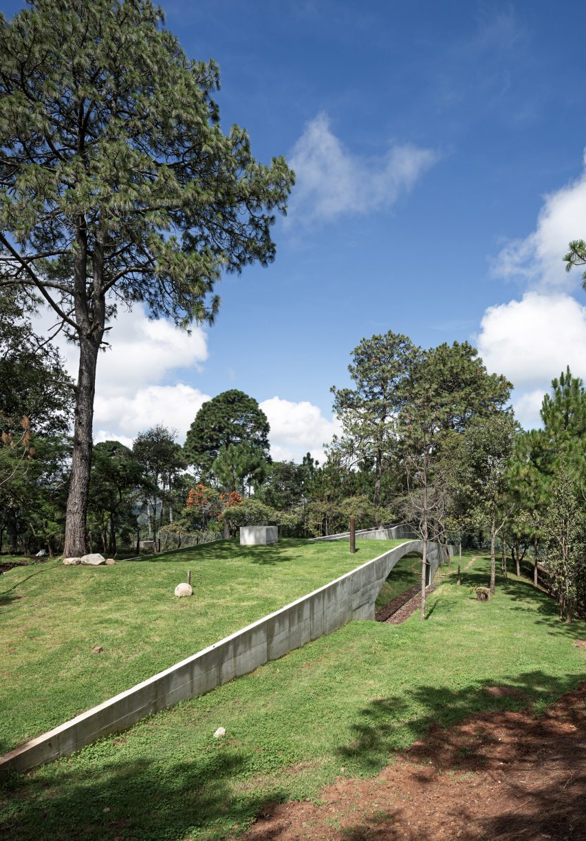 The Hill in Front of the Glen by HW Studio