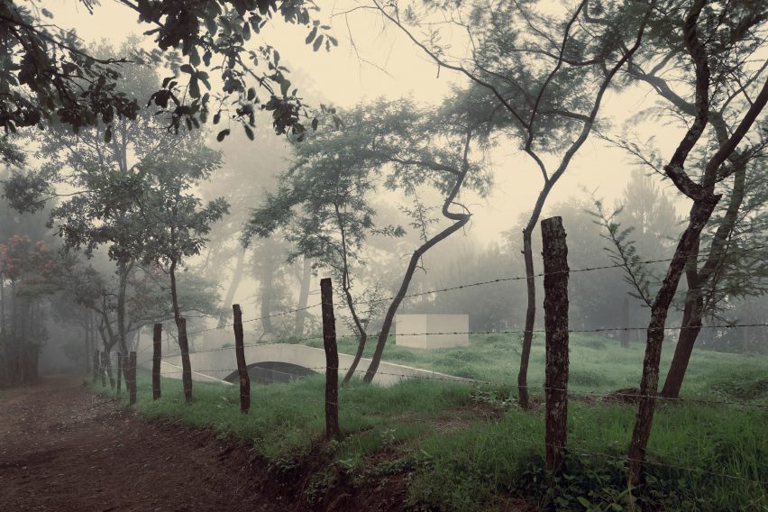 The Hill in Front of the Glen by HW Studio
