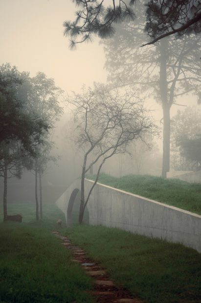 Concrete curved building