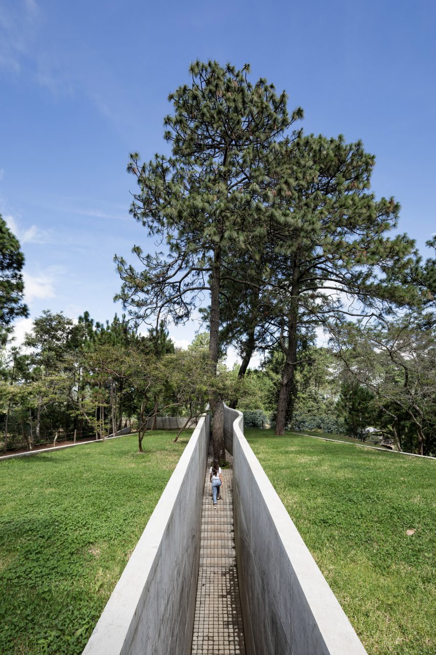 The Hill in Front of the Glen by HW Studio