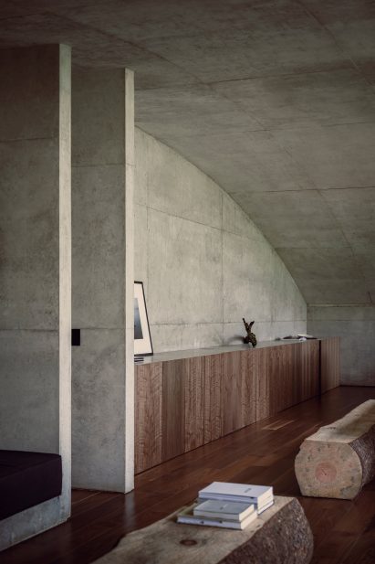 Vaulted ceilings feature in the house by HW Studio