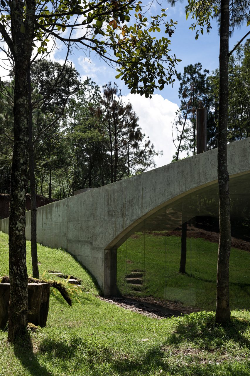 The Hill in Front of the Glen by HW Studio