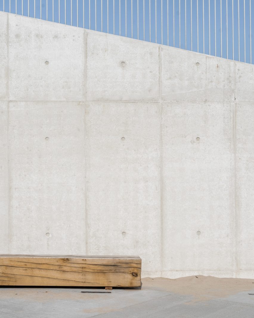 Concrete wall