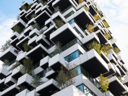 Balconies protrude from the Trudo Vertical Forest