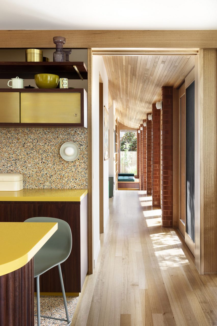 1960s home renovation in Melbourne by Wowowa