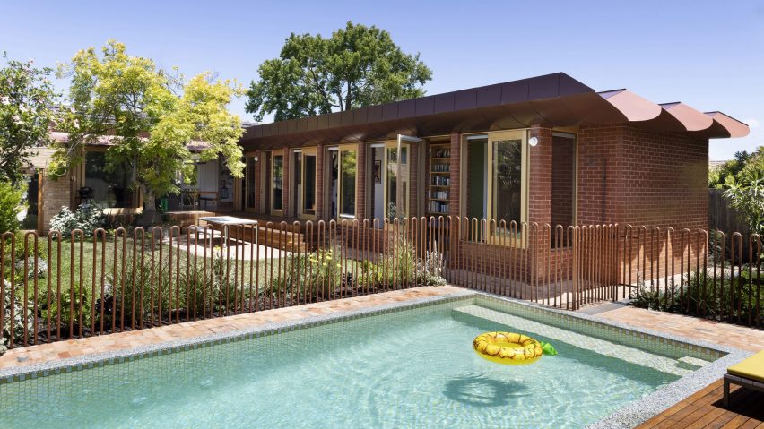 The exterior of pony was wrapped in glazed bricks