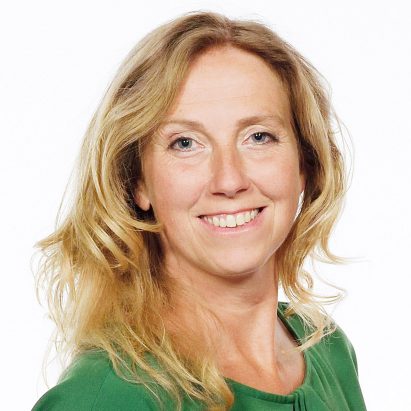 A portrait of Yvonne de Kort
