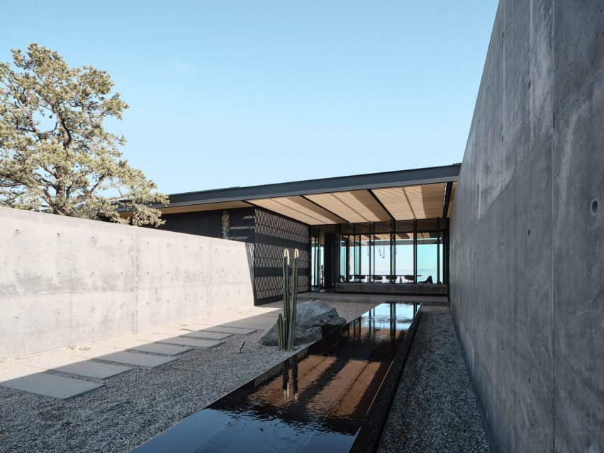 High Desert Retreat house by Aidlin Darling Design