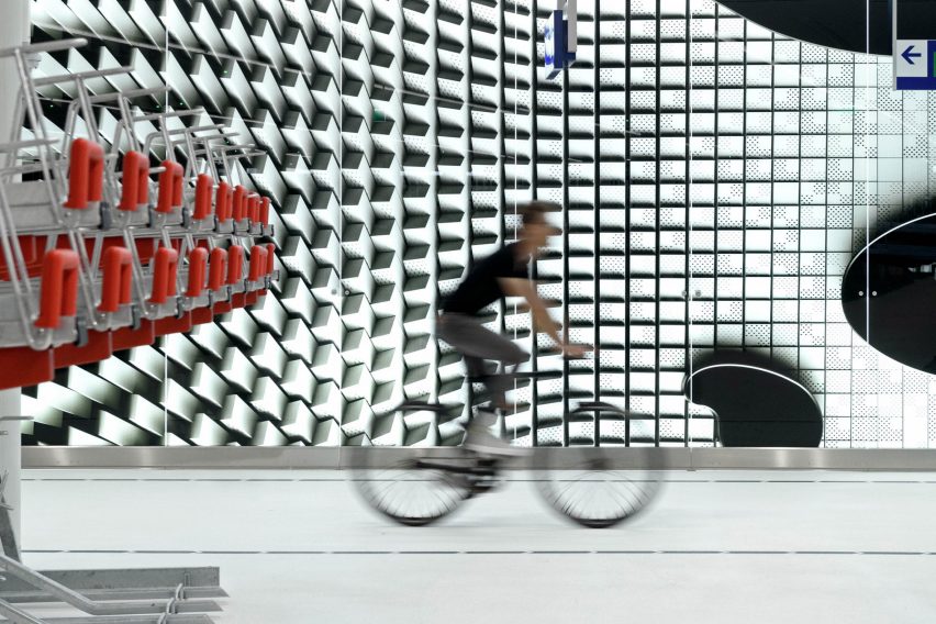 A man cycling through Bicycle Hague