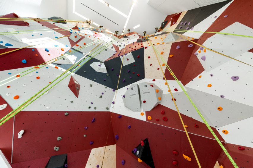 Rock climbing at Brooklyn Point