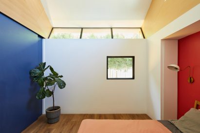 Colourful walls in ADU by Bunch Design