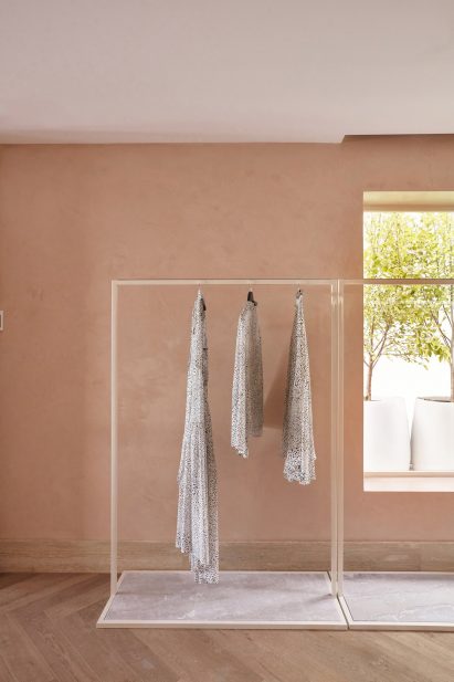 Plaster interiors of Camilla and Marc store in Melbourne by Akin Atelier