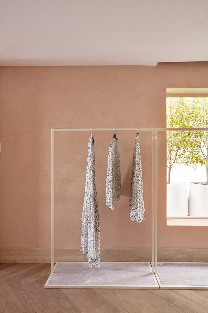 Plaster interiors of Camilla and Marc store in Melbourne by Akin Atelier