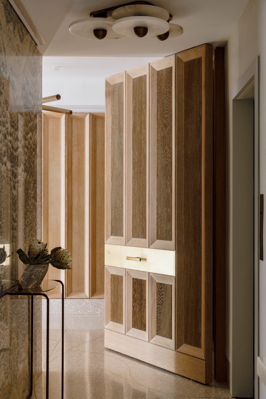 Carnegie Hill apartment by MKCA