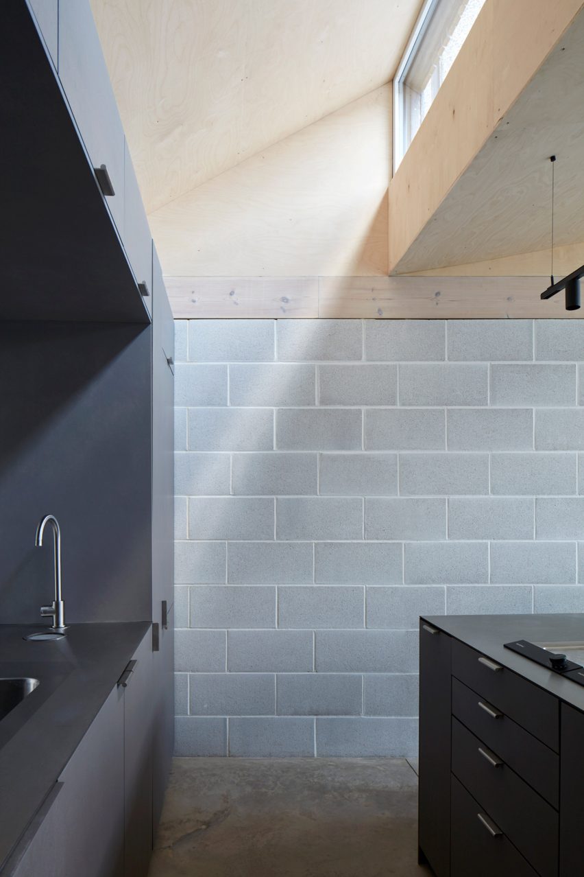 Catching Sun House by Studioshaw
