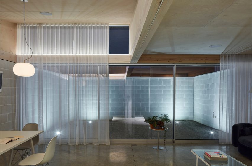 Catching Sun House by Studioshaw