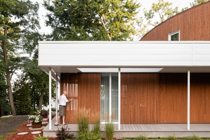 Chalet in Oka by Paul Bernier Architecte
