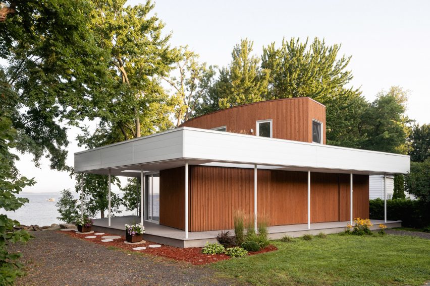 Chalet in Oka by Paul Bernier Architecte