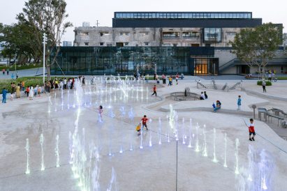 Haoxiang Lake Park has a water installation