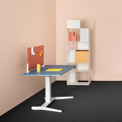 Follow Me table by Mara