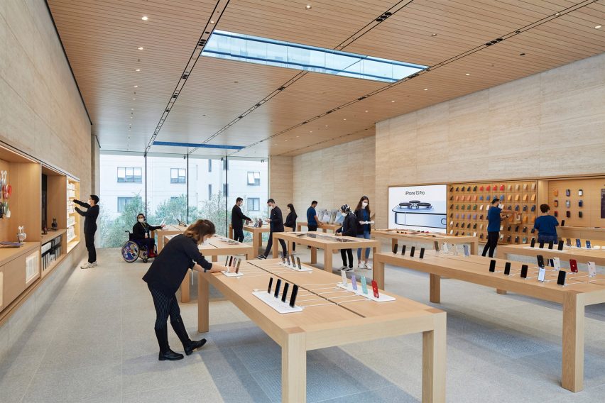 Bagdat Caddesi Apple Store has stone floors