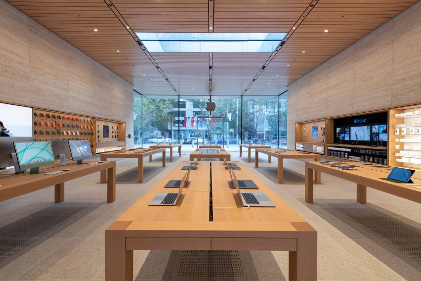 Interior view of the Bagdat Caddesi Apple Store