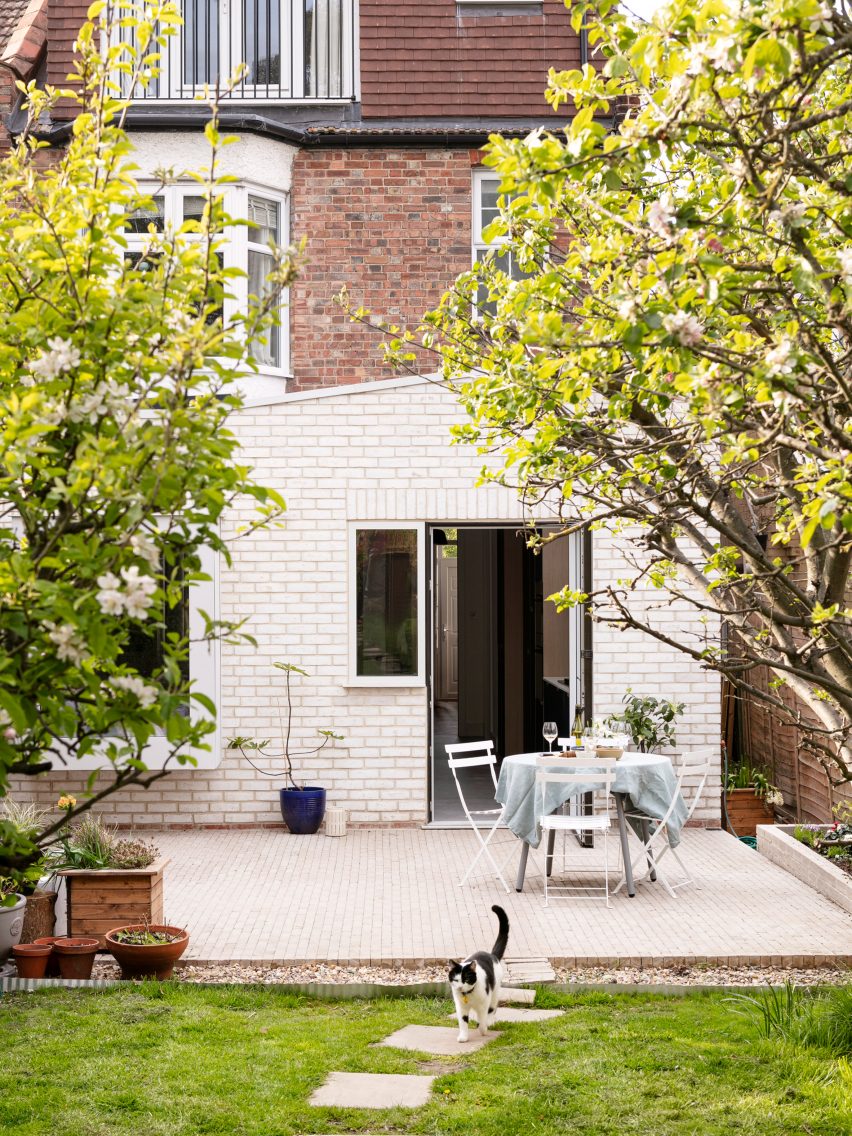 White brick house extension