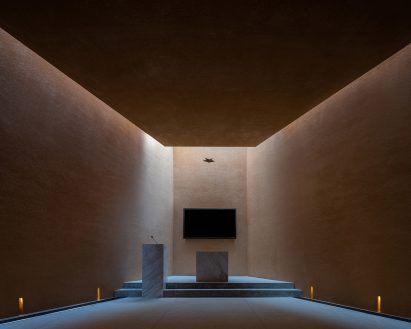 Windowless ceremonial hall