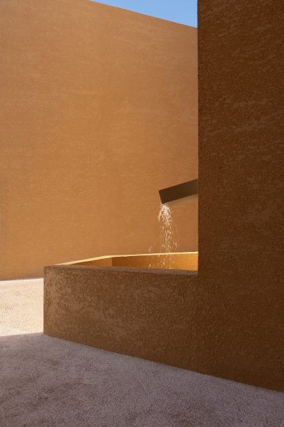 Water fountain of the Hall of Immortality