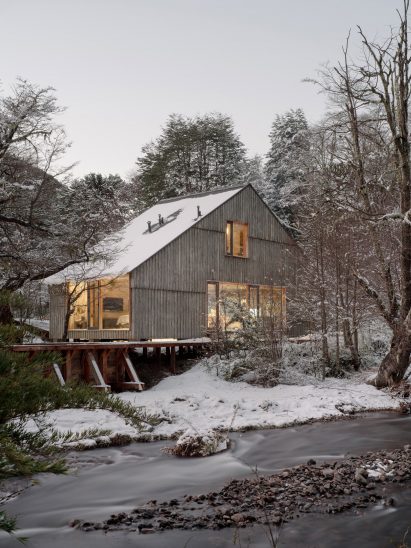 Cabin on a bend in the river
