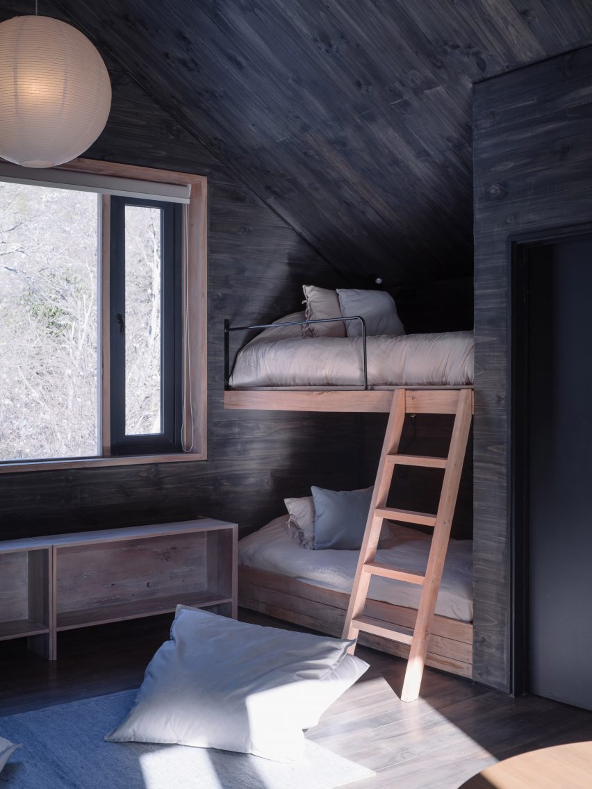 Iragüen Viñuela Arquitectos ski cabin