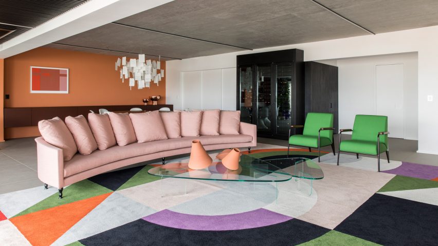 Karina Vilas Boas apartment