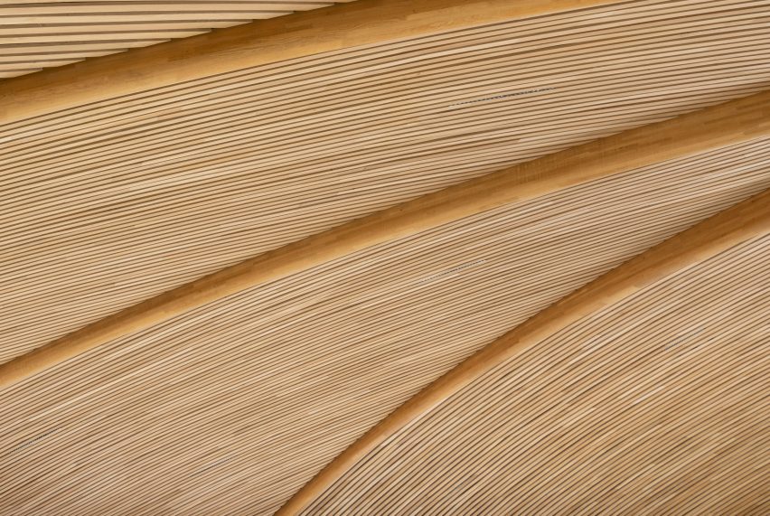 Timber roof structure