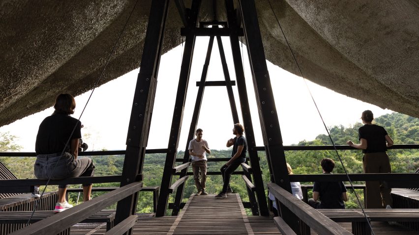 A group of people inside Al Borde's Learning Viewpoint