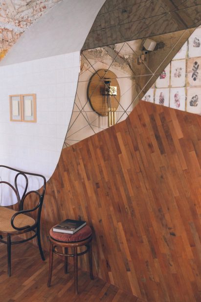 Tiles and parquet in Lolita Eipprova by Triiije
