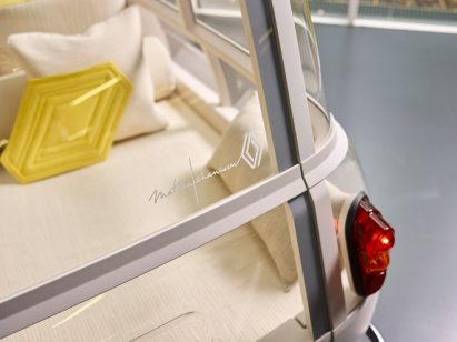 Transparent rear hatch of the Renault Suite No.4 4L concept car