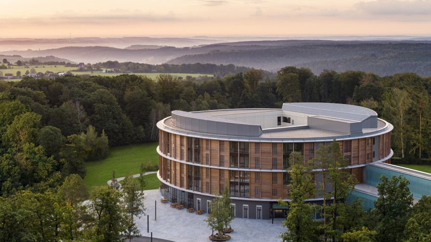 Waldkliniken Eisenberg by Matteo Thun has a cylindrical design