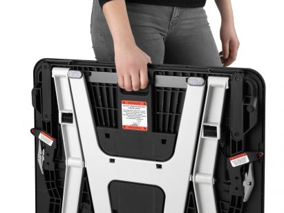 Carrying a Monto sit stand riser