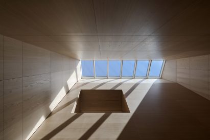 Double-height lightwell