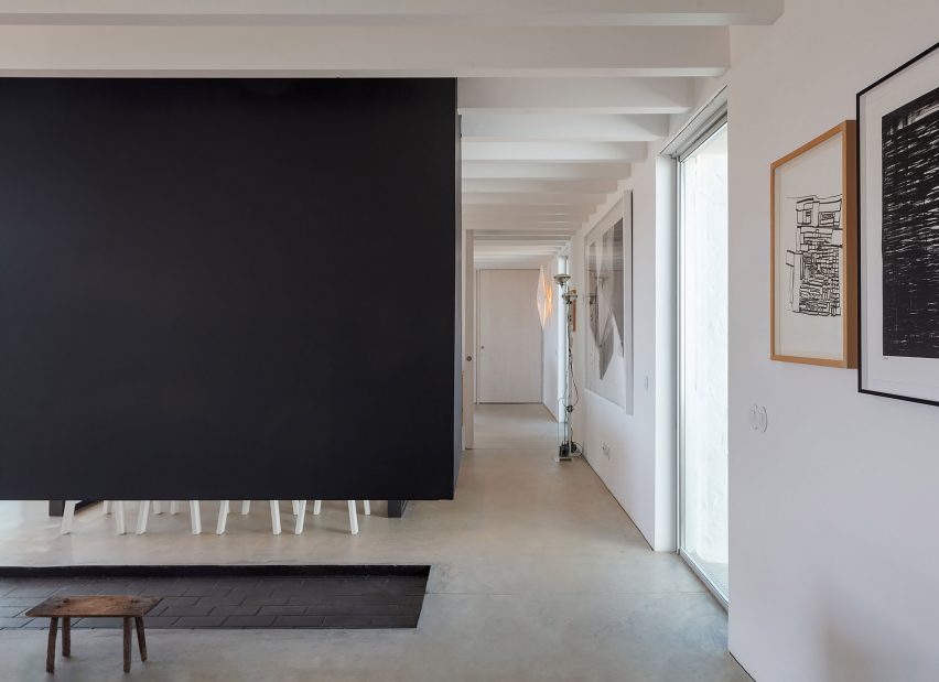 Casa da Volta is a Portuguese holiday home that was designed by Promontorio