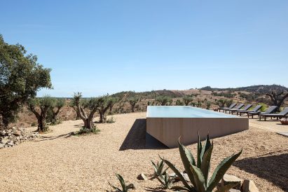 Image of the landscaped gardens at Casa da Volta