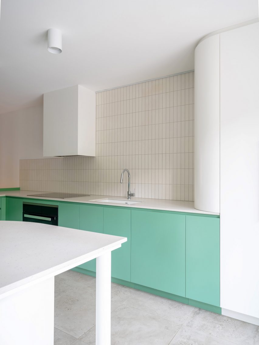 Montreal apartment by Naturehumaine