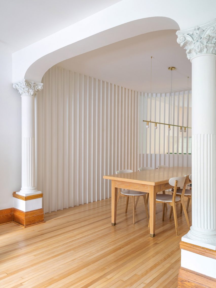 Montreal apartment by Naturehumaine