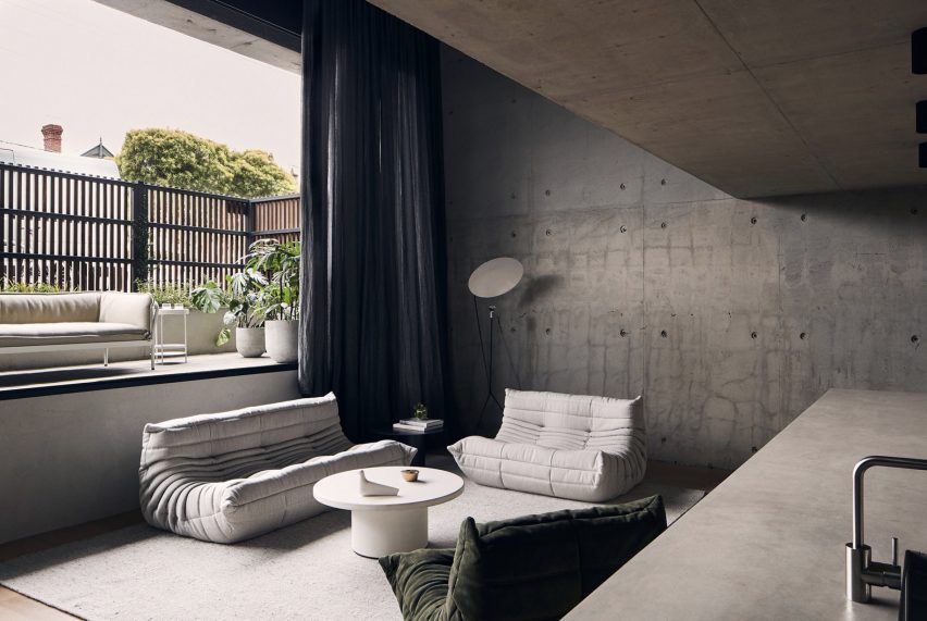 Living room of Roseneath Street apartment by Studio Goss
