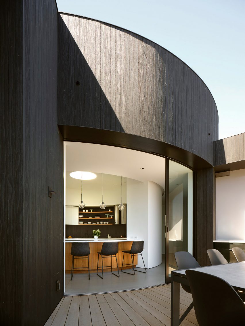 Round House by Feldman Architecture